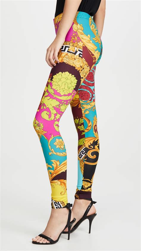 versace print lines|Versace print leggings.